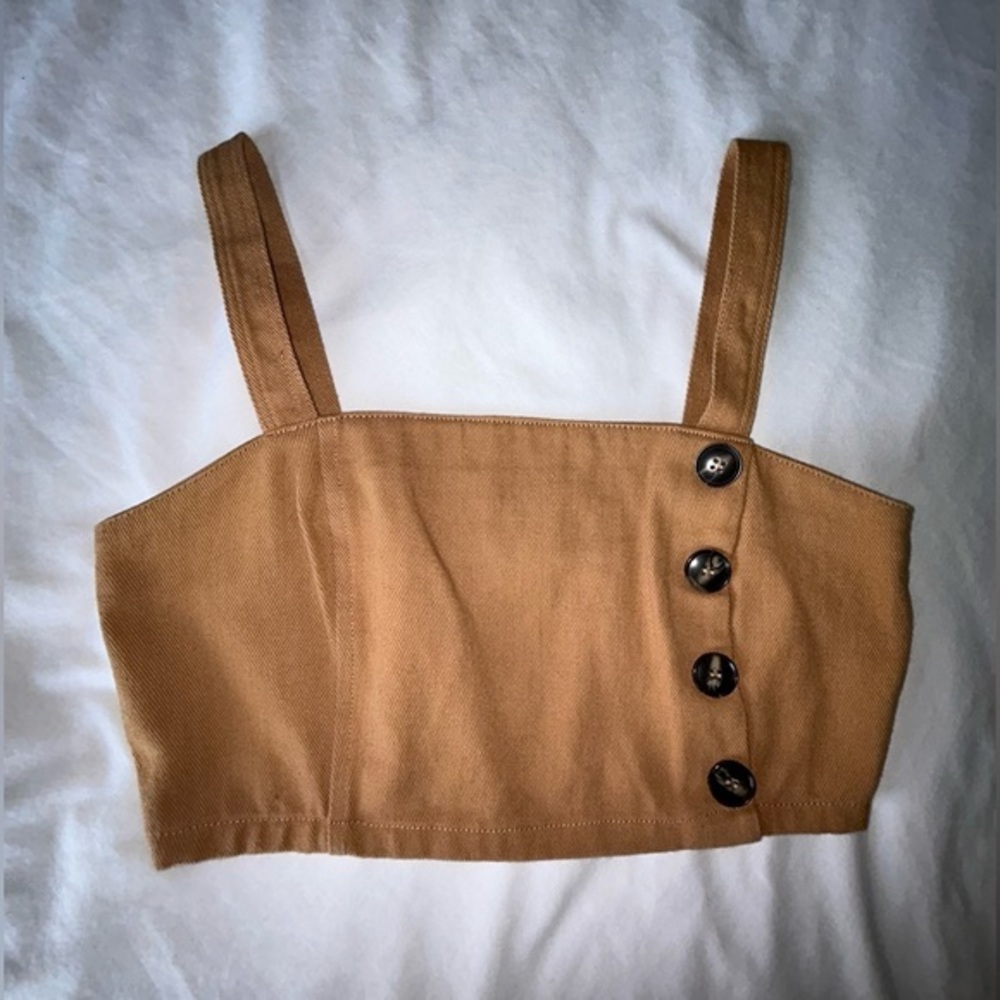Cropped button tank